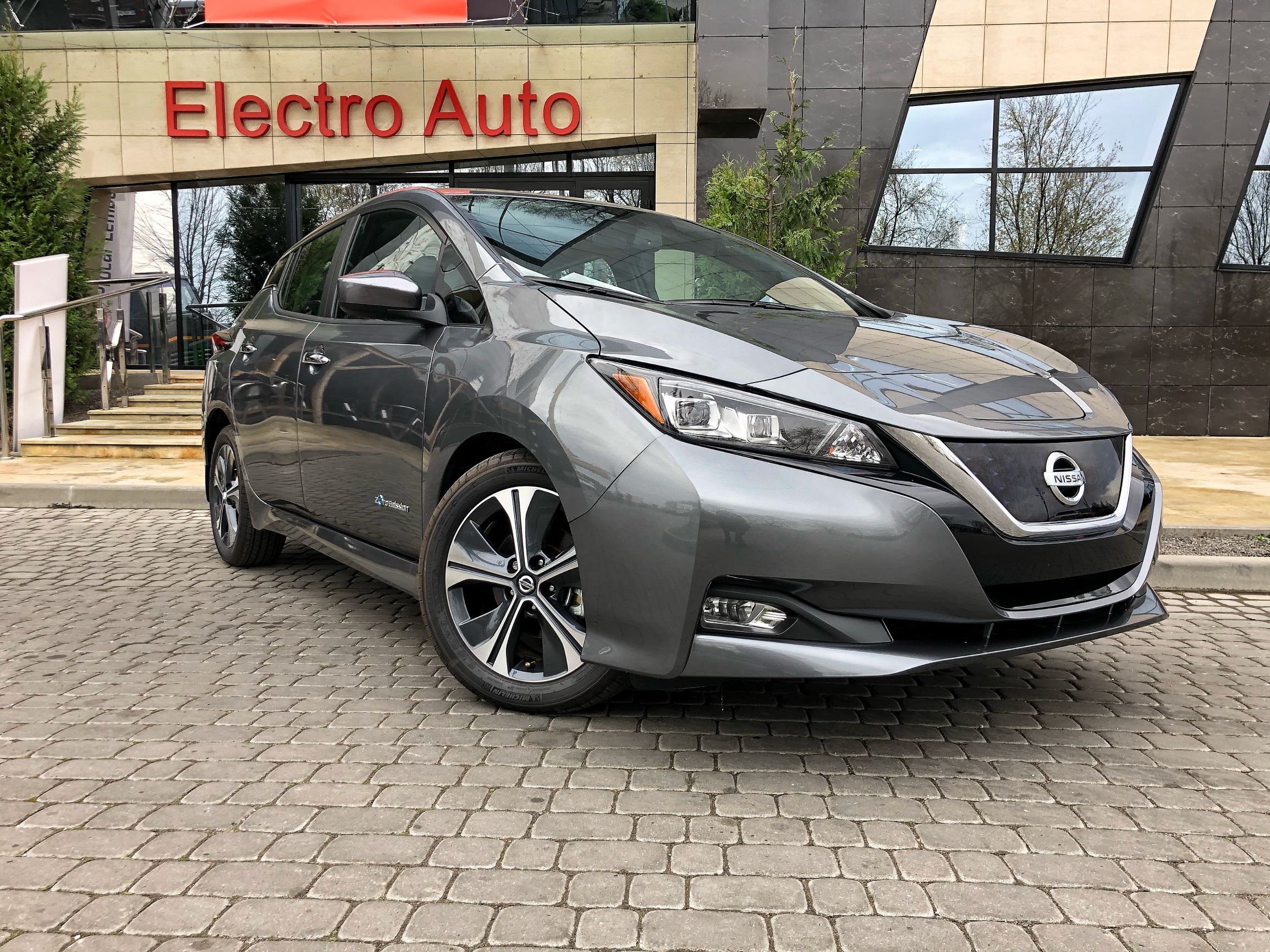 nissan-leaf-2018-artenergomotor