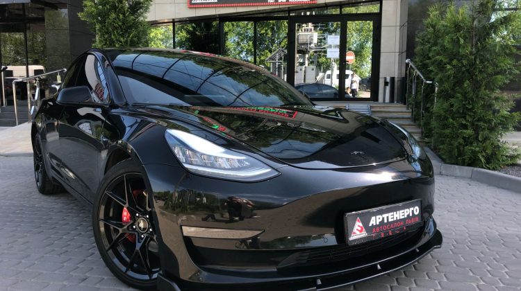 Tesla-model-3-Long-Range