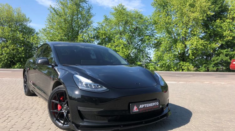 Tesla-model-3-Long-Range-1