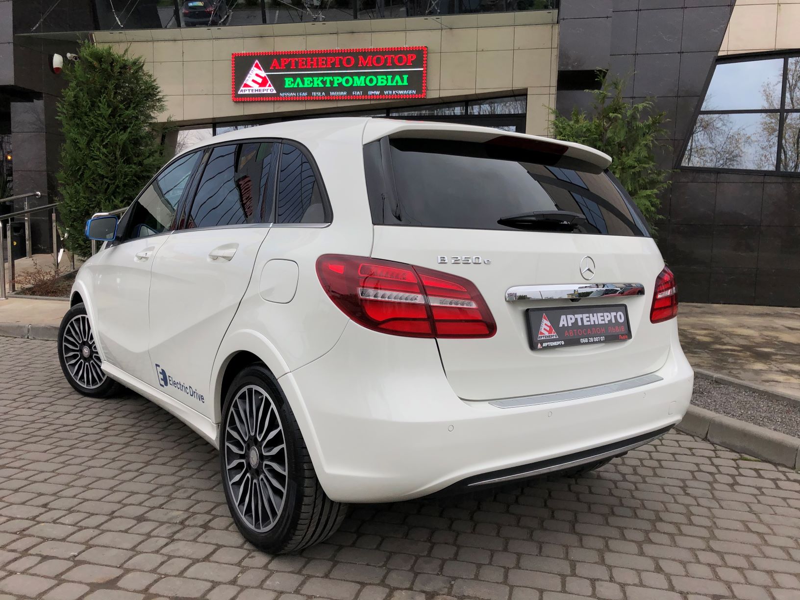 Mercedes-Benz-electric-drive-artenergomotor-17