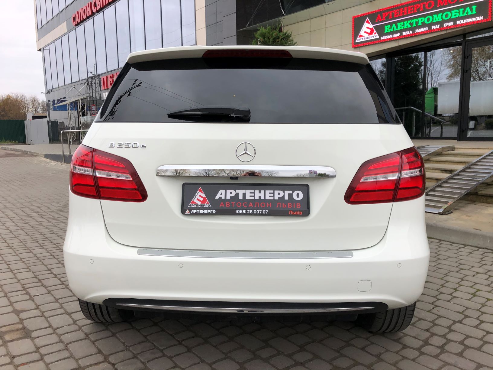 Mercedes-Benz-electric-drive-artenergomotor-16