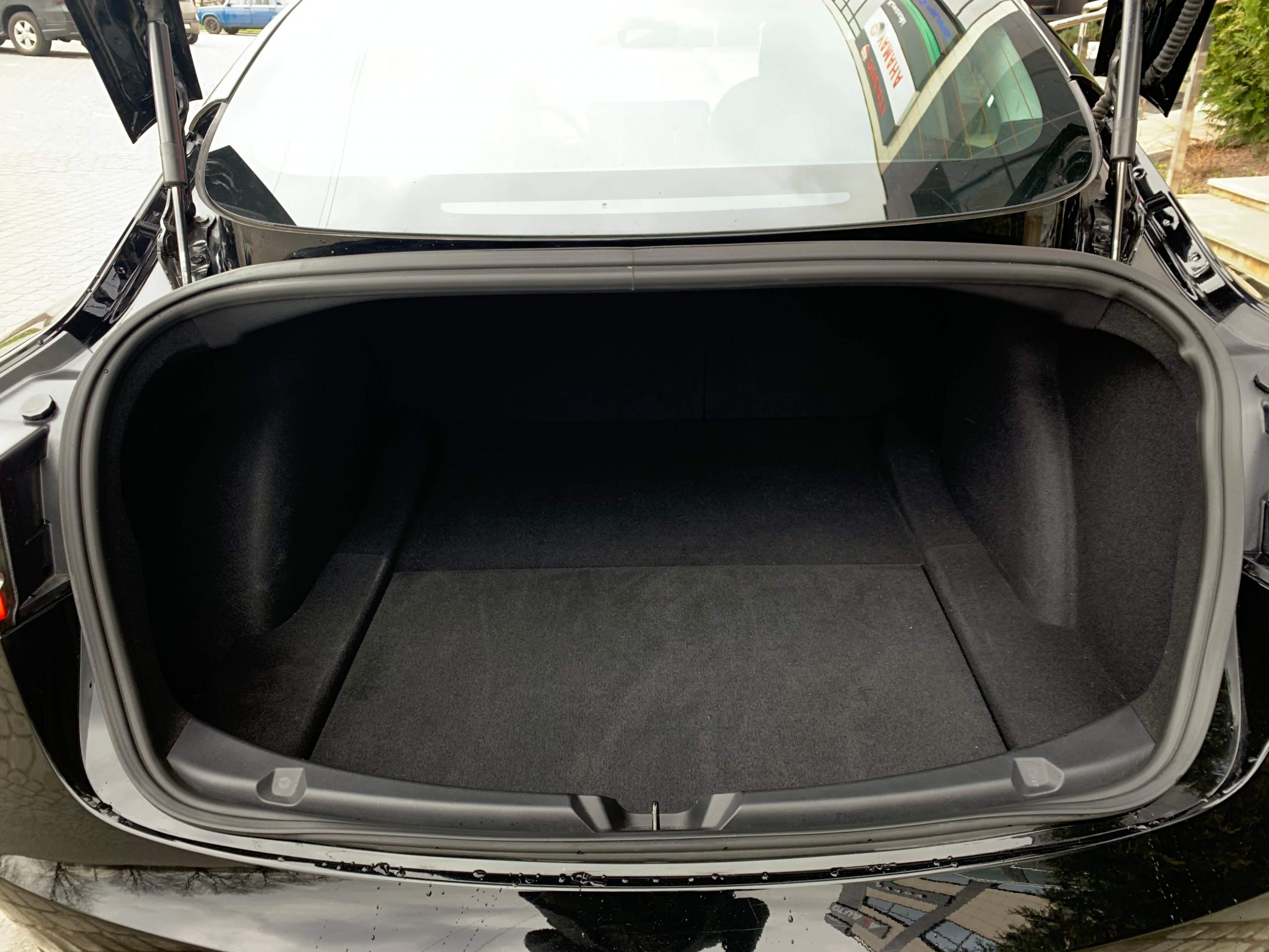 TESLA-Model-3-long-range-black-artenergomotor-7