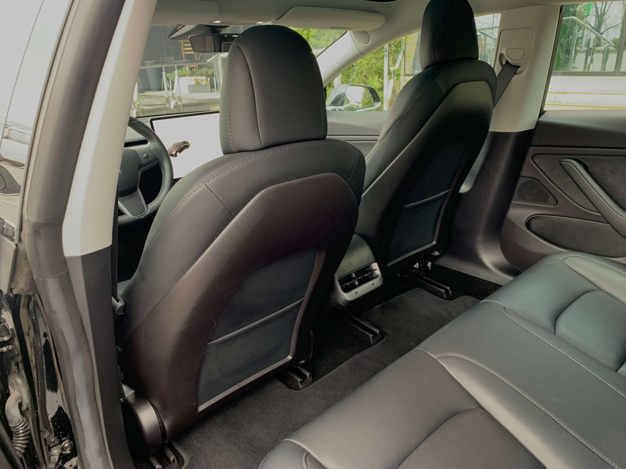 TESLA-Model-3-long-range-black-artenergomotor-9