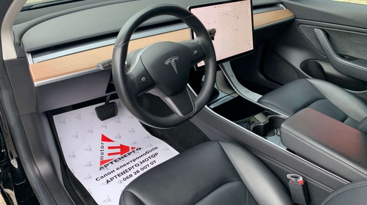 TESLA-Model-3-long-range-black-artenergomotor-14