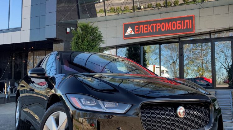 jaguar-i-pace-se-black-artenergomotor-1