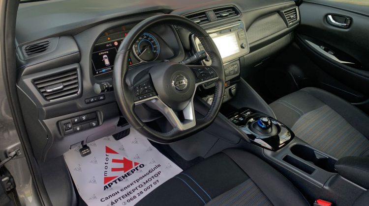 Nissan-Leaf-EUROPE-ACENTA-12