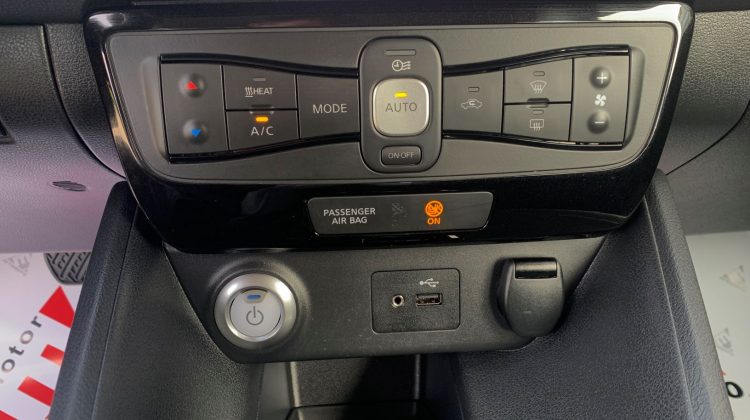 Nissan-Leaf-EUROPE-ACENTA-17