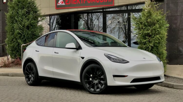 electrocar-Tesla-model-Y-artenergomotor-24