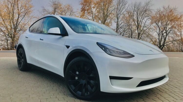 electrocar-Tesla-model-Y-artenergomotor-18