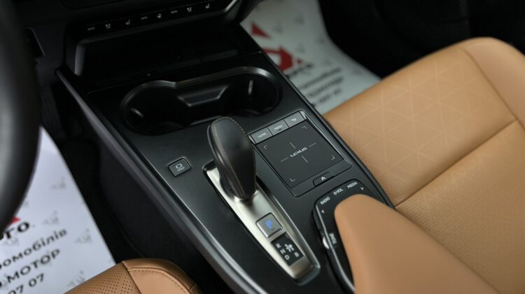 lexus-ux-300-artenergomotor-14