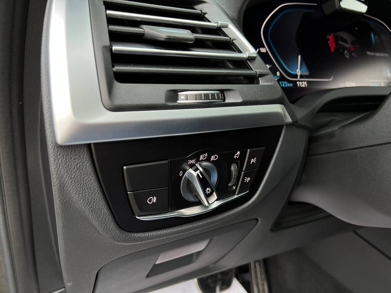 elektromobil-bmw-ix3-artenergomotor-12