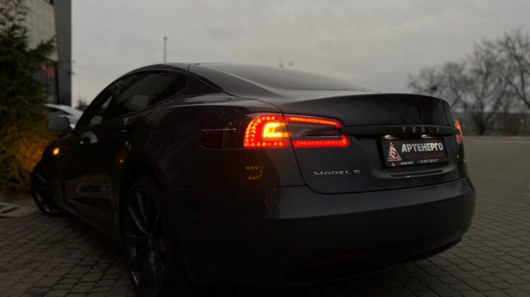 tesla-model-s-artenergomotor-8